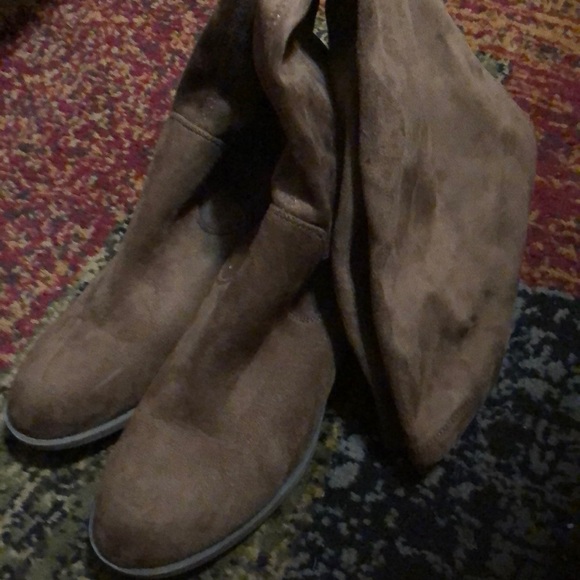 Thigh high boot size 7.5. - Picture 2 of 5